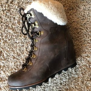Women’s Sorel Boot w/ fur